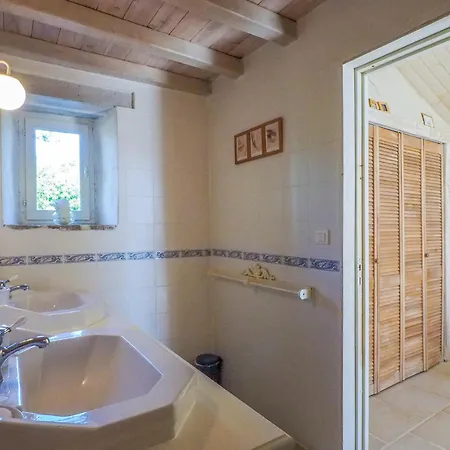 Semesterbostad Saint-laurent Pool & Garden, Cleaning Included *